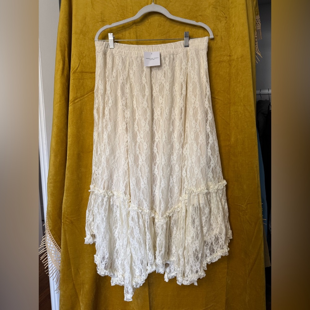 American eagle Cream Lace High-Low Skirt
